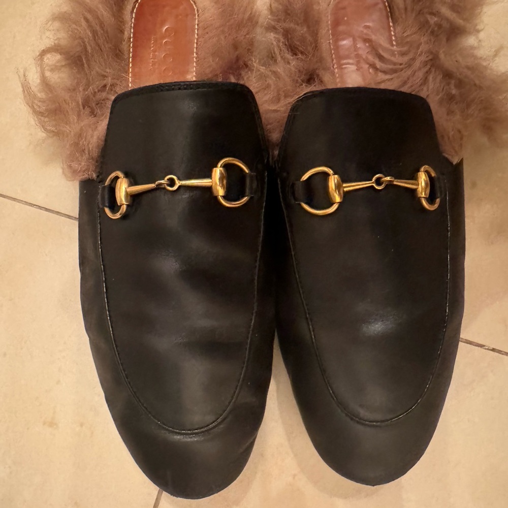 Gucci Black Leather Mules with Gold Detail - Picture 4 of 6